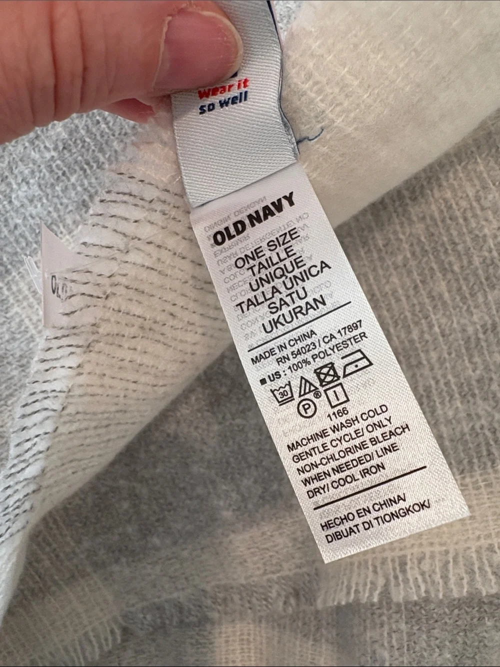 Old Navy Cream and Light Gray Plaid Fringe Scarf